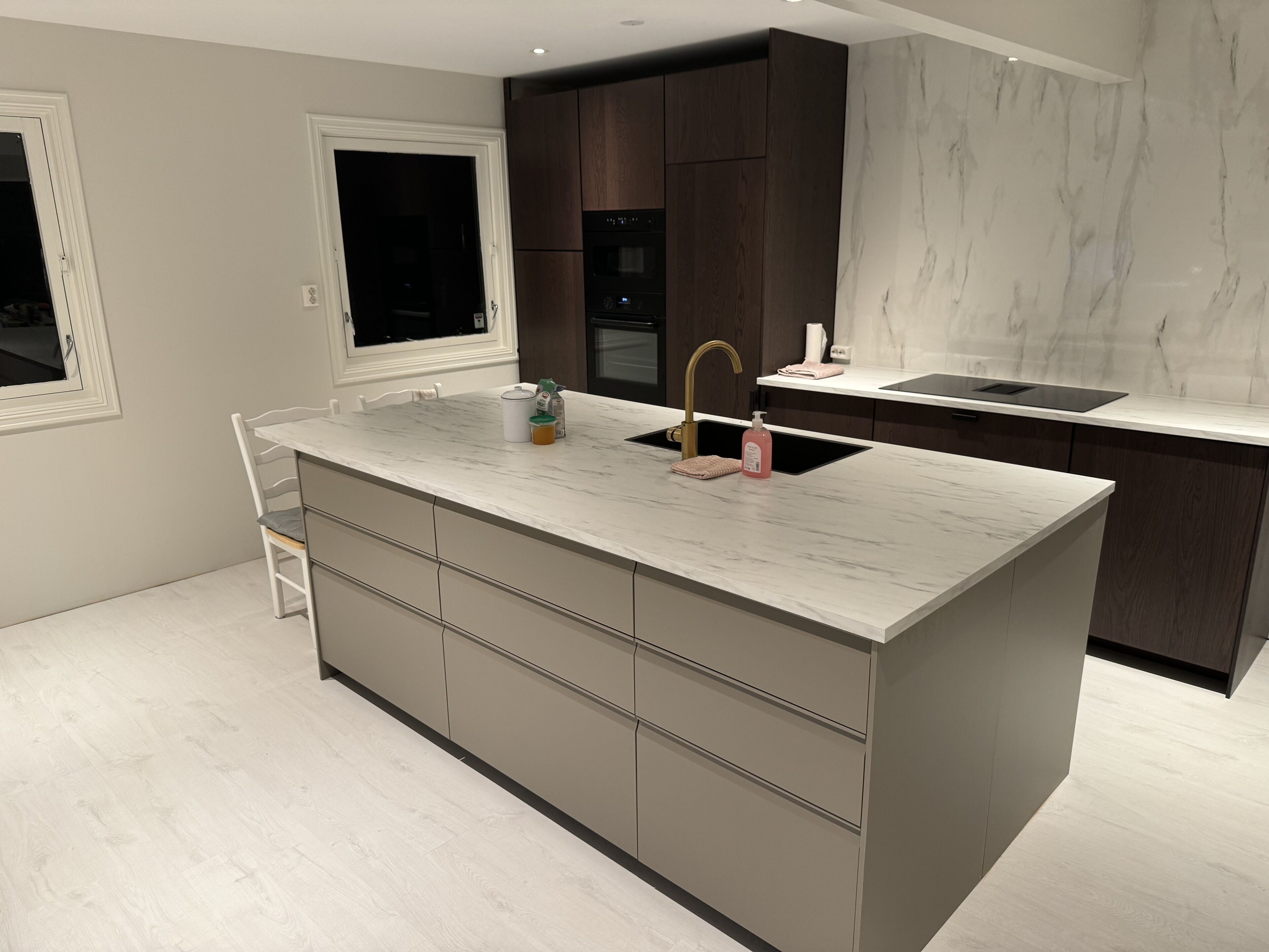 Fridge, electric kettle