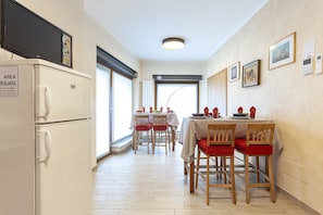 Dining - 3- Double room, 3 single beds, private bathroom. (Somma Lombardo)