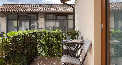 3- Double room, 3 single beds, private bathroom.