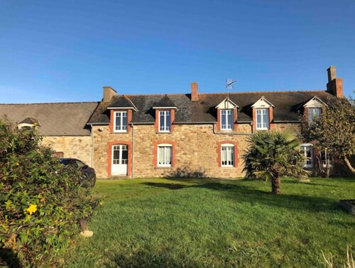 Longère bretonne rénovée 12 couchages à Ploubalay