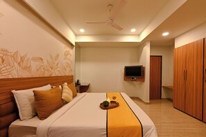 Individually decorated, desk, free WiFi - KANCHAN TILAK (Indore)