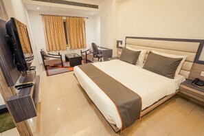 Deluxe Double or Twin Room | Individually decorated, desk, free WiFi