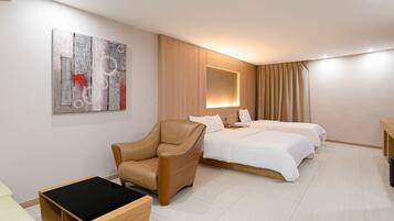 Suite | Individually decorated, individually furnished, free WiFi, bed sheets