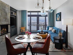 Suite (Deer Valley) | Allergitestet sengetøy, safe på rommet og skrivebord
