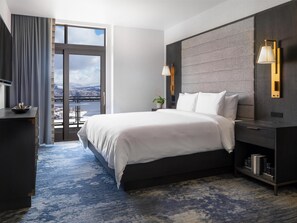 Roba de llit hipoal·lergògena, caixa forta a l'habitació i escriptori 