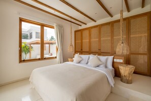 Deluxe Villa, 3 Bedrooms, Private Pool, Garden View | 3 bedrooms, premium bedding, in-room safe, desk