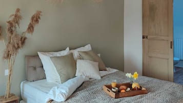 Comfort tweepersoonskamer | Individueel gedecoreerd, gratis wifi, beddengoed