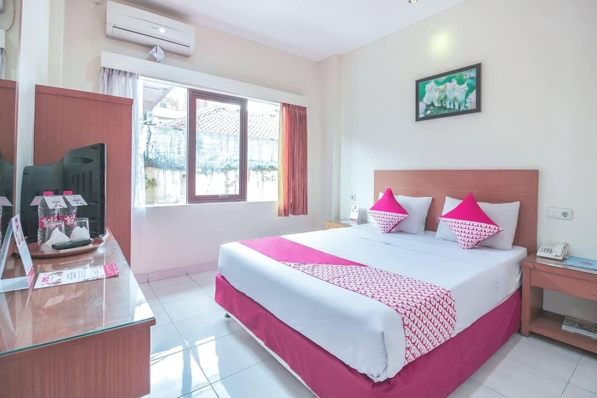 Standard Double Room | Laptop workspace, free WiFi, bed sheets