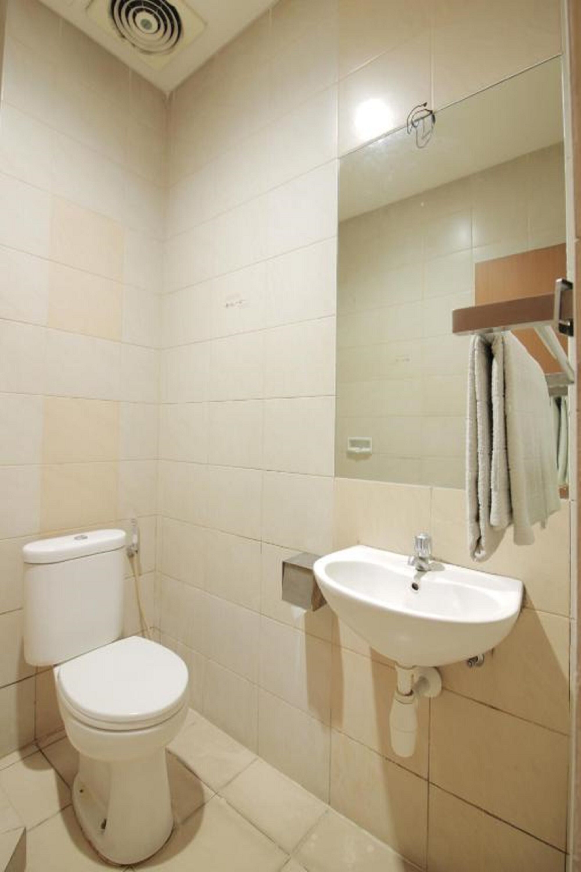 غرفة عادية لاثنين | حمام | تجهيزات دش، مستلزمات مجانية للعناية الشخصية، مناشف، صابون