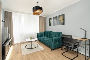 Living area - Apartment Near Lake Malta by Renters (Poznan)