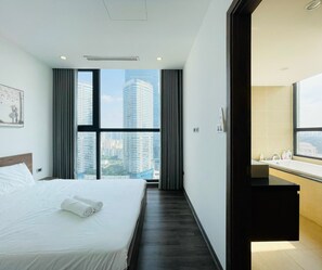 Family Apartment | Egyptian cotton sheets, premium bedding, individually decorated - Vinhome SkyLake -  Service Apartment  (Hanoi)
