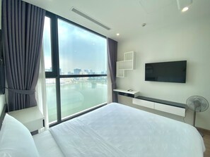 Signature Apartment | Egyptian cotton sheets, premium bedding, individually decorated
