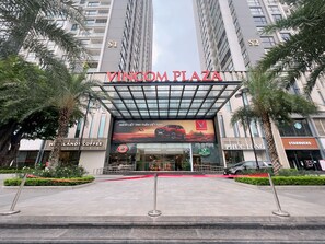 Front of property - Vinhome SkyLake - Service Apartment (Hanoi)