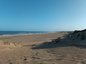 Beach/ocean view - The Tropical Hut Lodges (eMthunzini)