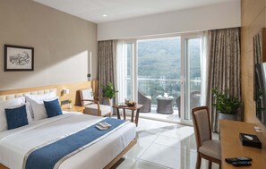 Habitación doble Deluxe, 1 habitación, balcón, vista a la montaña | Wifi gratis y ropa de cama 