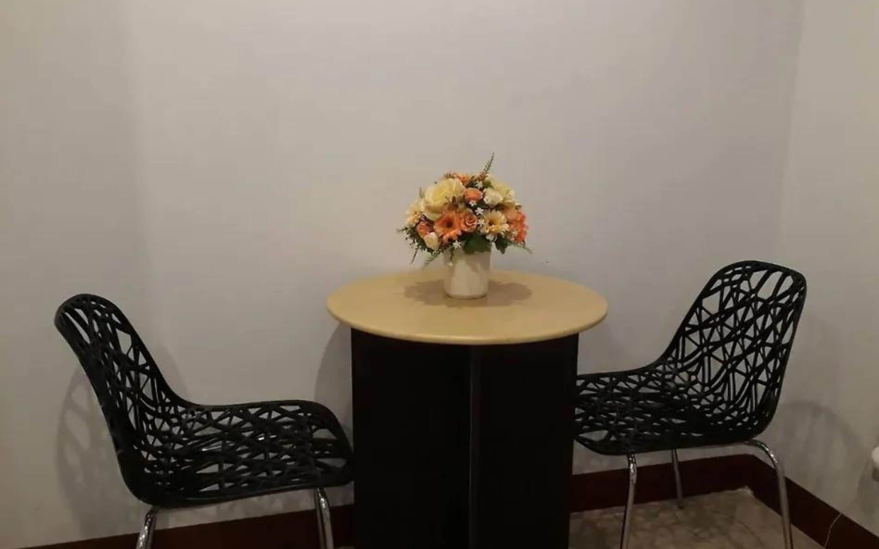 32-inch flat-screen TV with cable channels