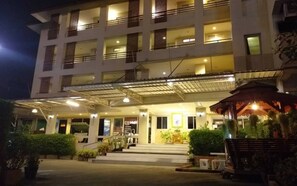 Front of property – evening/night - B9 Airport Resident (Bangkok)