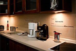 Microwave, oven, dishwasher, coffee/tea maker - Luxury apartment in the city center (Budapest)