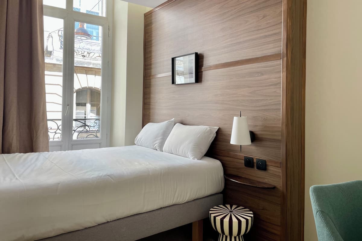 Petite Chambre Double | Ropa de cama de alta calidad y colchones con acolchado adicional