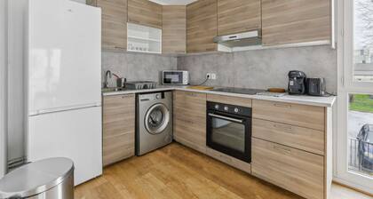 chic apart with terace and parking