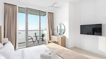 Luxury Apartment | Egyptian cotton sheets, premium bedding, memory-foam beds, in-room safe