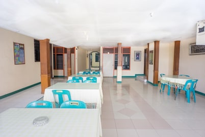 OYO 2180 Vina Vira Hotel