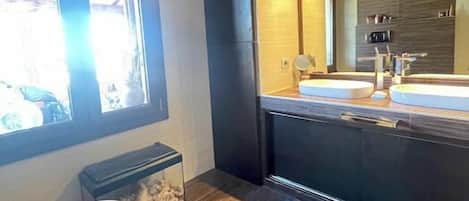 บ้านคอมฟอร์ท | ห้องน้ำ | ผ้าเช็ดตัว