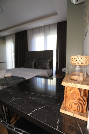 Desk, blackout curtains, soundproofing, iron/ironing board - Istanbul Relax Suite (Istanbul)