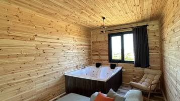 1 غرفة نوم وأغطية فراش متميزة وميني بار ومكتب