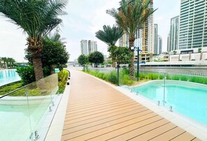 Outdoor pool - Silkhaus Surf 1 Dubai Creek Harbour (Dubai)