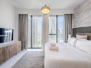Deluxe Apartment | 3 bedrooms, in-room safe, free WiFi - Spacious Apt With Spectacular Burj Khalifa Views (Dubai)