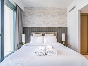 Deluxe Apartment | 3 bedrooms, in-room safe, free WiFi