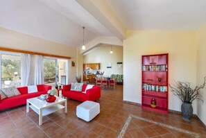 Villa | 3 bedrooms - Villa Katerina in Neo Chorio (Neo Chorio)