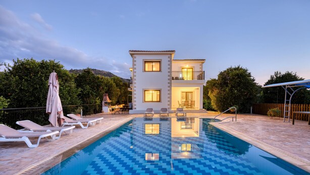 A modern two-story house with a swimming pool, outdoor furniture, and a balcony. - Villa Kambos Dio in Polis (Chrysochou)