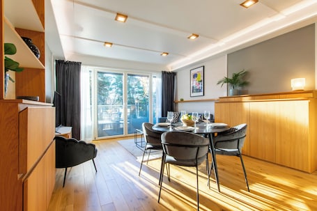 1 habitación, escritorio, wifi gratis y ropa de cama
