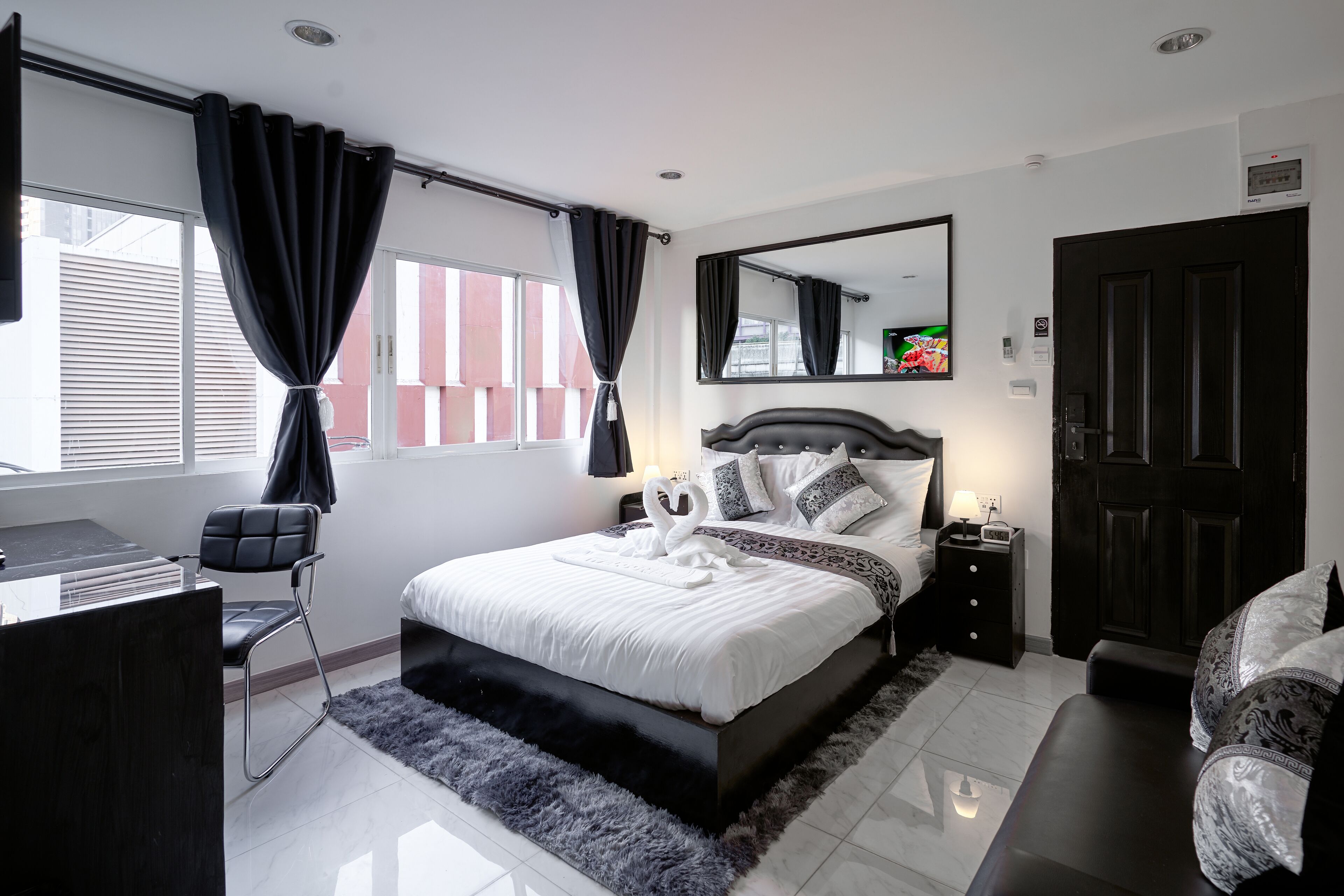 Habitación junior, 1 cama Queen size, para no fumadores, vista a la ciudad | 1 habitación, sábanas de algodón egipcio y ropa de cama de alta calidad 