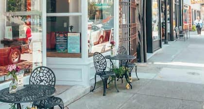 Historic 3BR Loft on Iconic Whiskey Row! Game Room