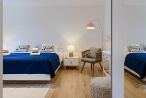 4 slaapkamers, een kluis op de kamer, een strijkplank/strijkijzer, wifi