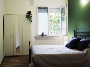 Bureau, draps fournis