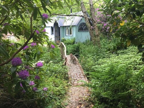 Magical Tabernacle In a Beautiful Setting Hot Tub