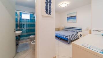 Studio Apartment con Balcone | 1 camera, minibar, una scrivania