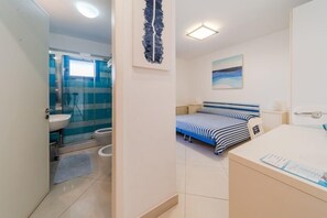 Studio Apartment con Balcone | Minibar, desk