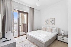 City Apartment | 1 bedroom, premium bedding, in-room safe, individually decorated - Silkhaus Sunset 2 Dubai Creek Harbour (Dubai)