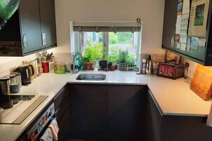 Refrigerador, microondas, horno, placa de cocina