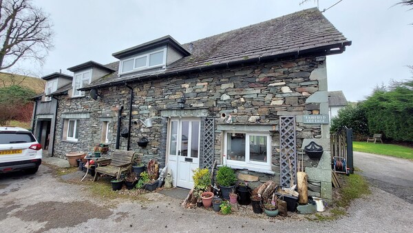 1 Bed Flat - Sleeps 4 - Garden - Parking - Wifi - Hawkshead