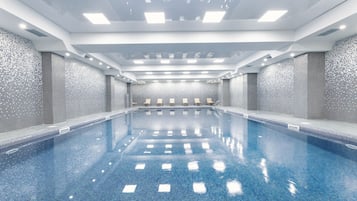 Indendørs pool