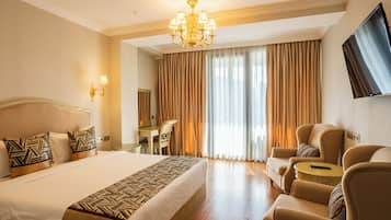 Standard Double Back View | Safe på rommet og wi-fi (inkludert)