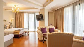 Corner suite | Safe på rommet og wi-fi (inkludert)