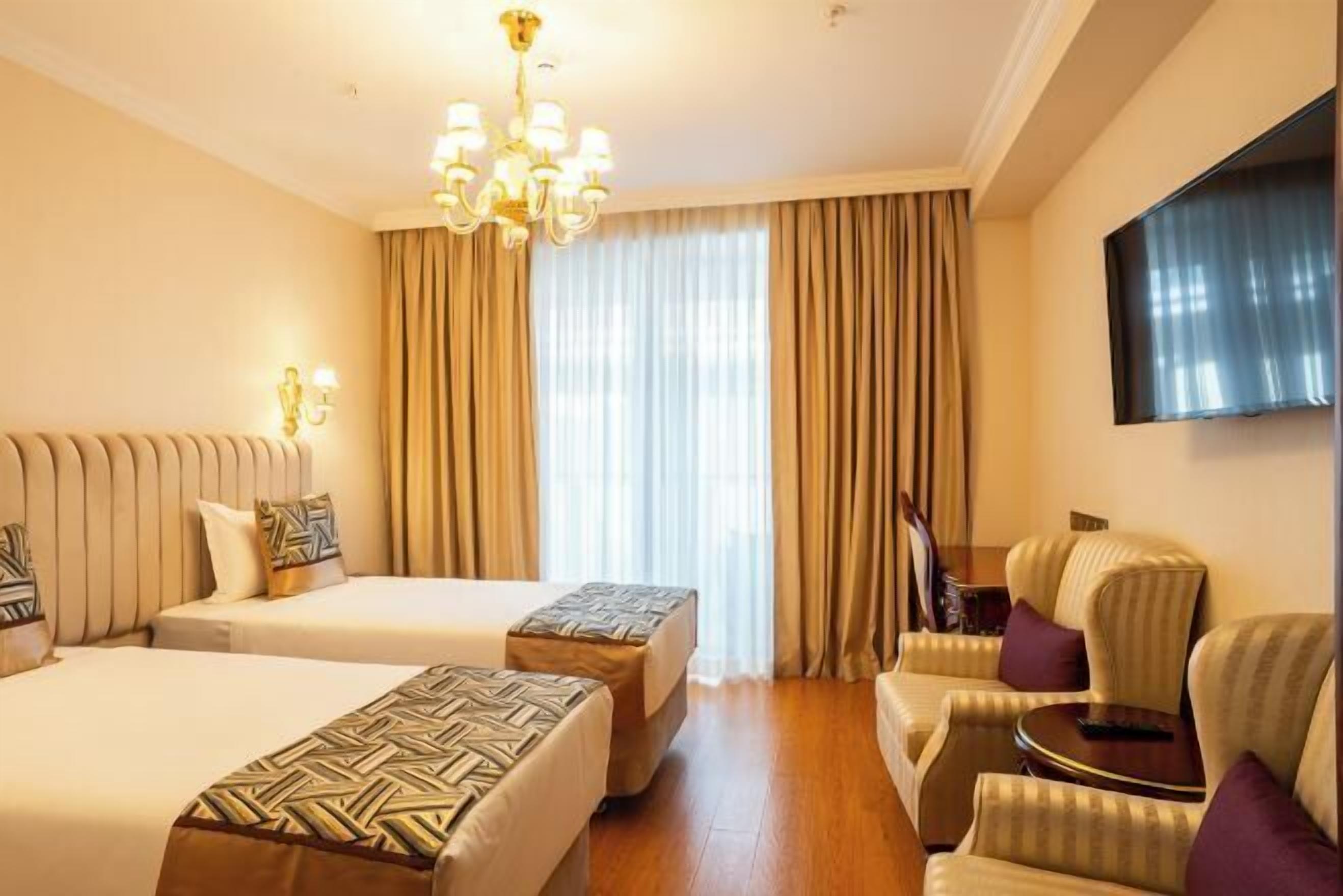 In-room safe, free WiFi