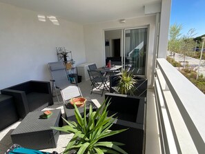 Outdoor dining - Port Leucate, Air-Conditioned T2, 4 Pers, Parking, Close to Beach (Port Leucate)